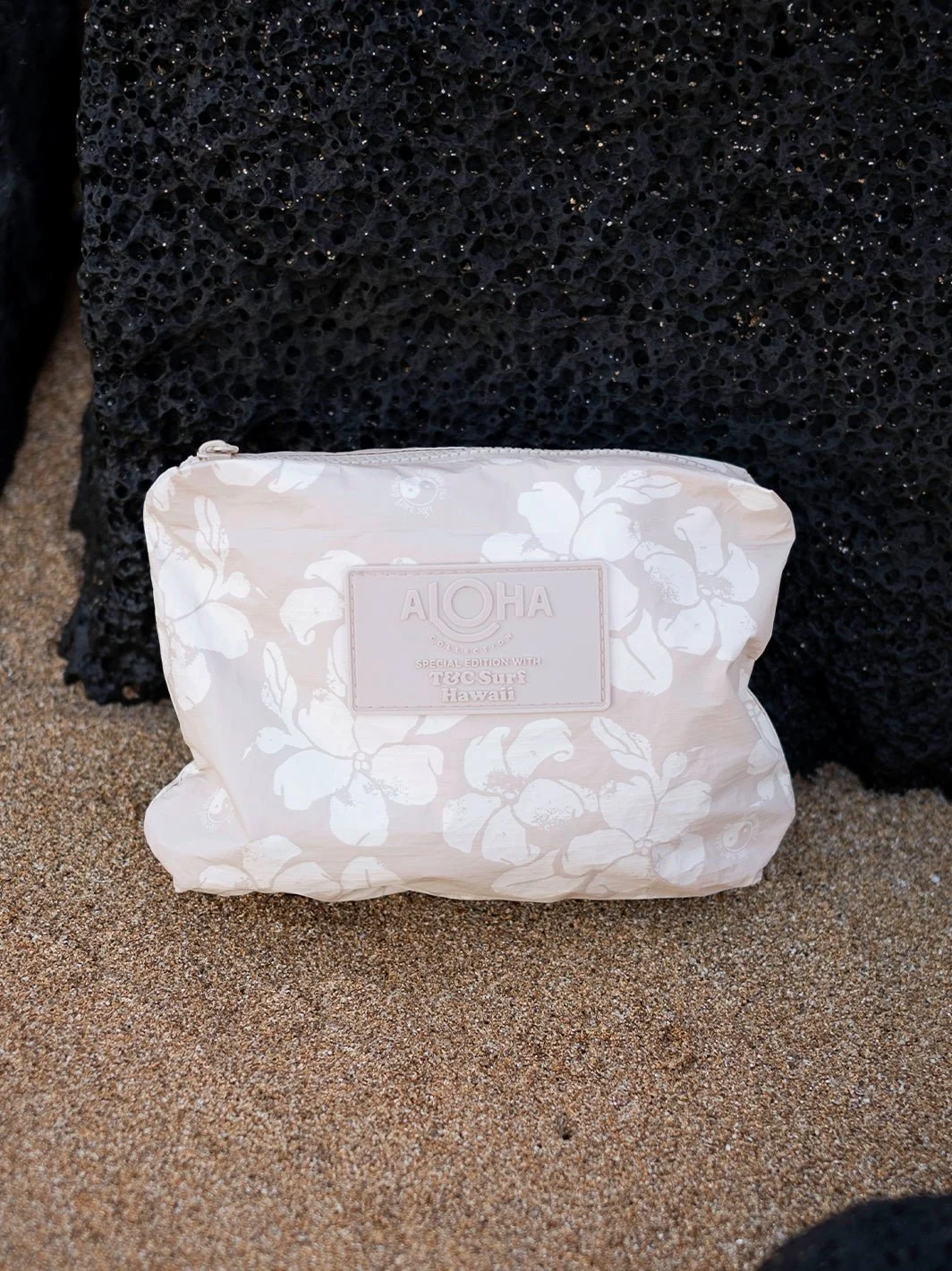 Aloha Collection Puakenikeni Distressed Small Pouch