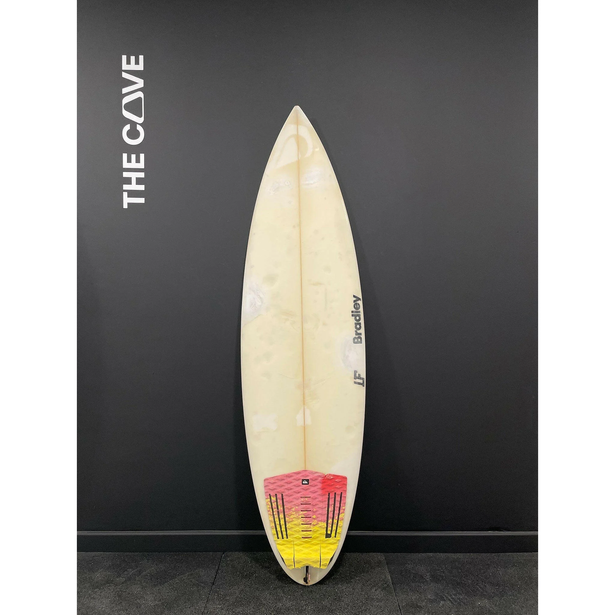 LF 5'7" x 18 1/4" X2 1/8" - 22.96L, 3xFutures Fin Boxes, PU [Low Average] - ID:897359