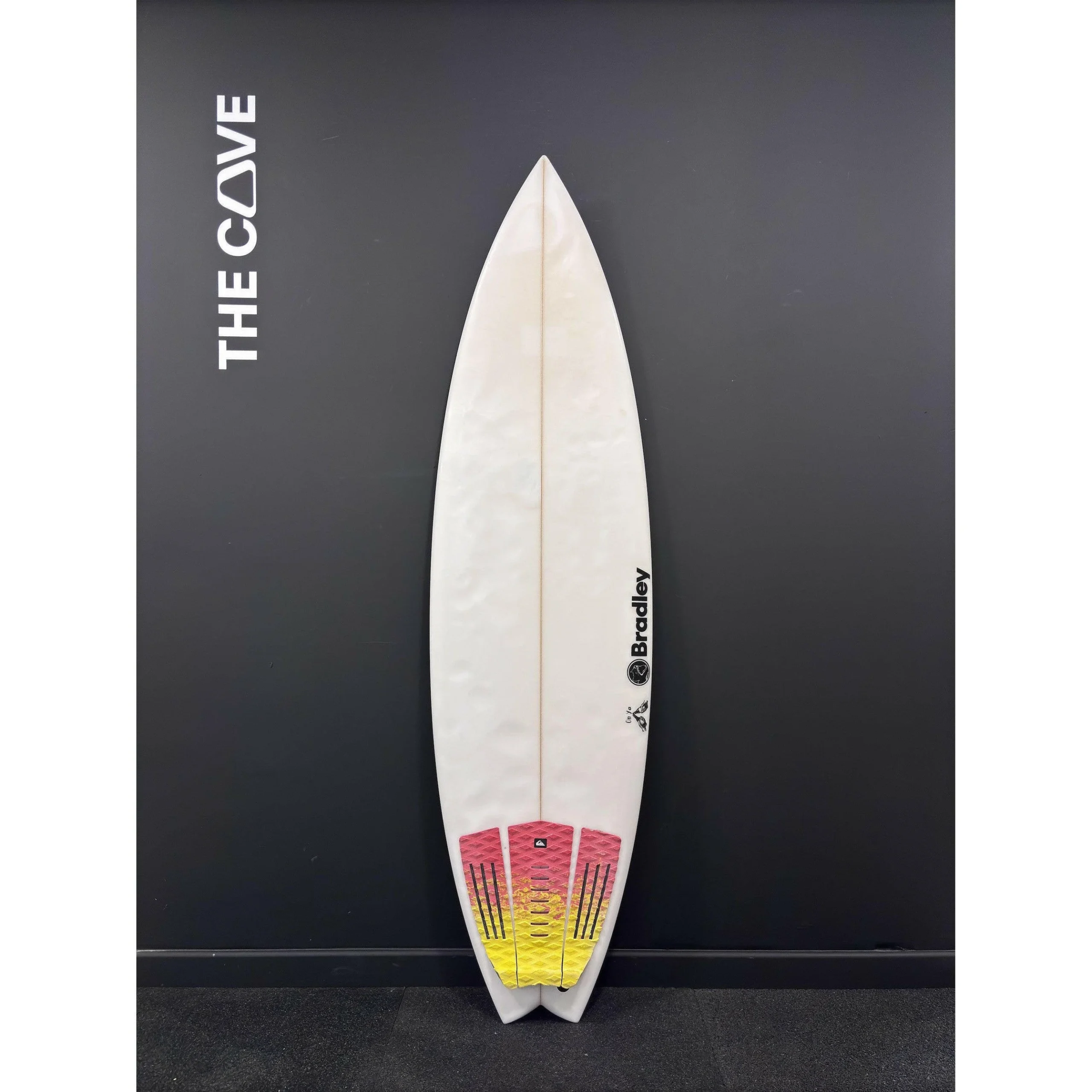 On Ya (narrow) 5'8" x 18 3/8" X2 1/4" - 25.20L, 3xFutures Fin Boxes, PU [Average] - ID:897369