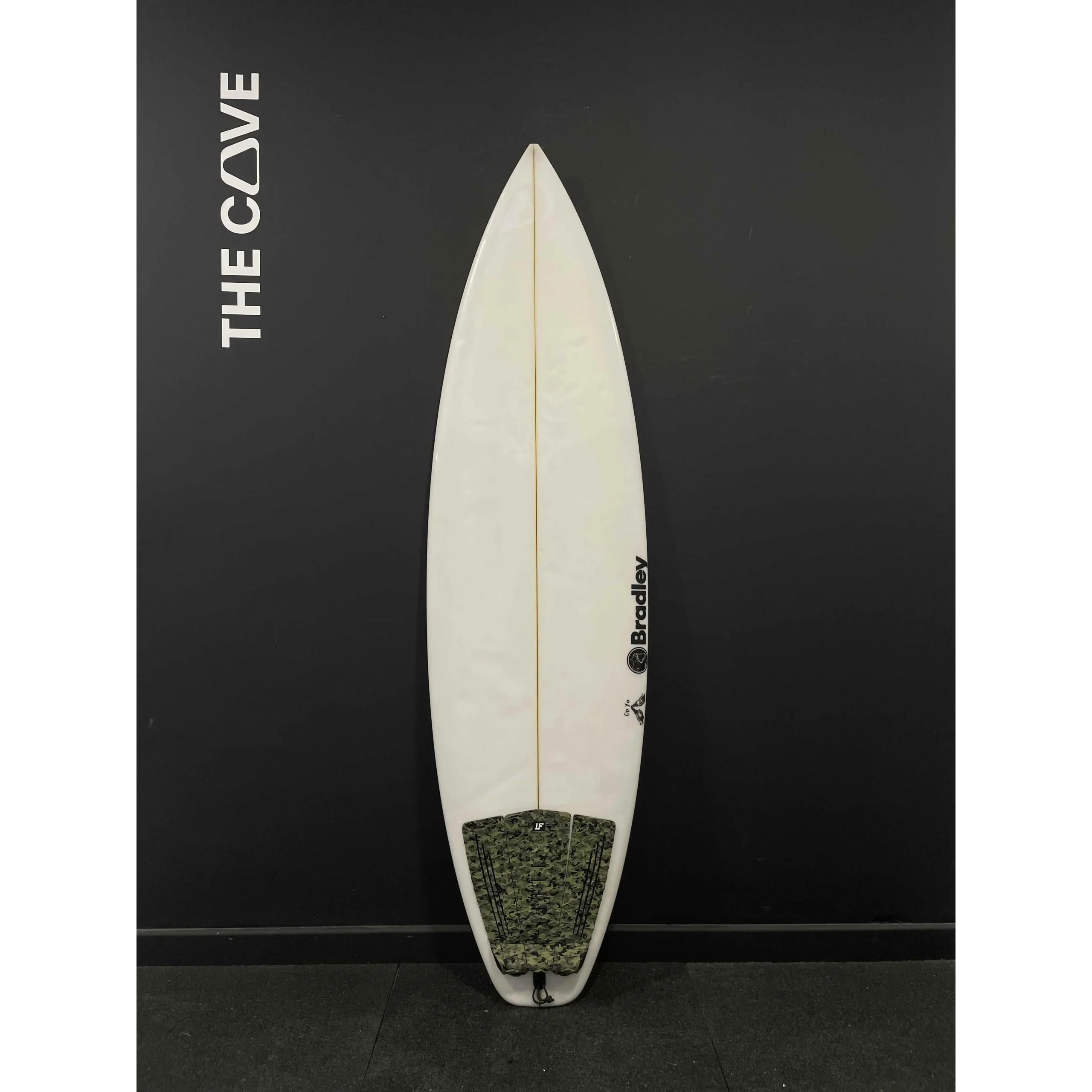 On Ya (narrow) 5'8" x 18 3/8" X2 1/4" - 25.22L, 3xFutures Fin Boxes, PU [Average] - ID:1025106